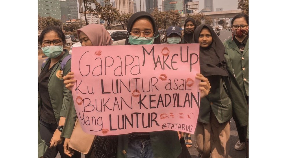 Bahasa dalam Aksi Demo Indonesia: Narasi, Simbol, dan Makna di Balik Kata