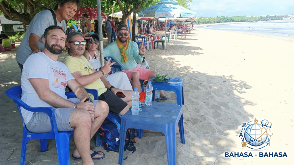Tips Berkomunikasi dengan Bahasa Daerah: Belajar Ucapan Salam dan Sapaan untuk Traveler